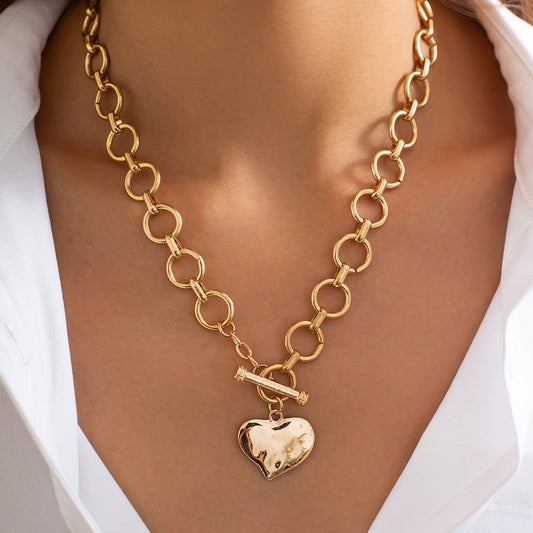 GOLD HAMMERED HEART FRONT TOGGLE NECKLACE