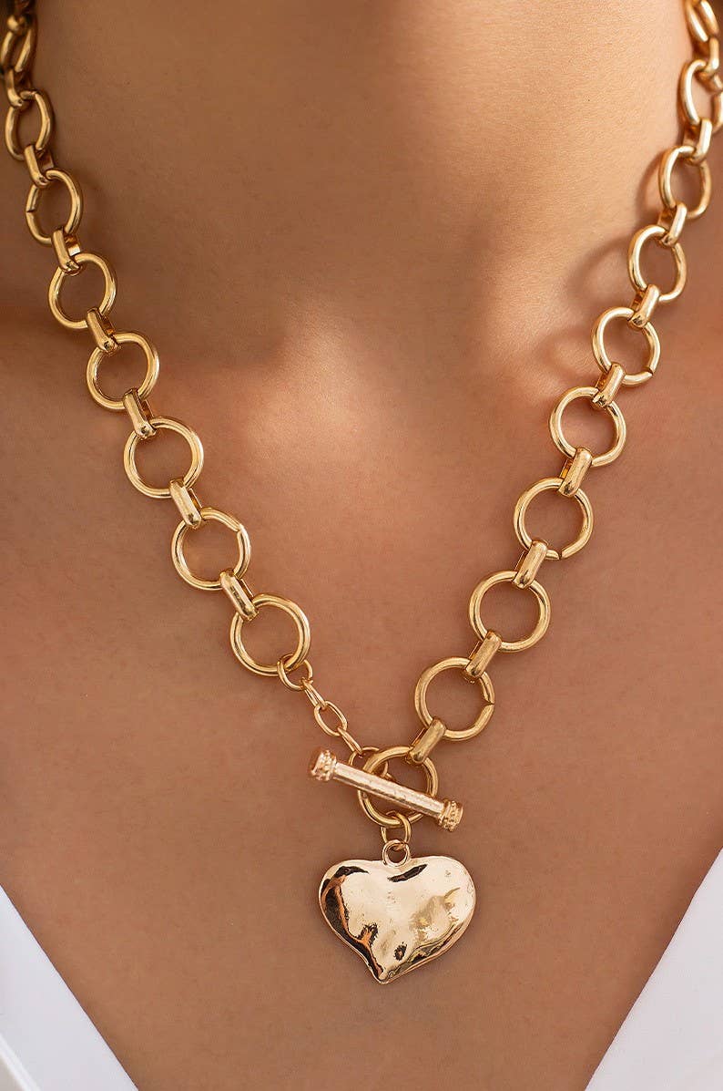 GOLD HAMMERED HEART FRONT TOGGLE NECKLACE