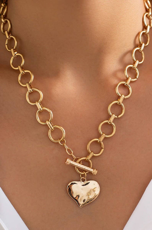 GOLD HAMMERED HEART FRONT TOGGLE NECKLACE