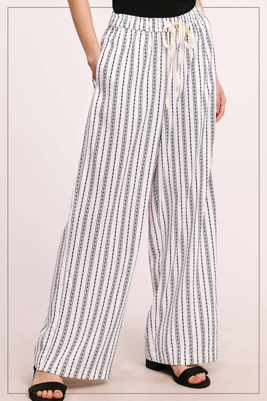 Patterned Design Relaxed Fit Pants With Pockets