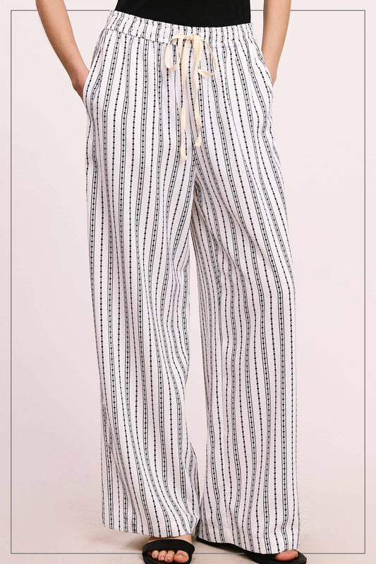 Patterned Design Relaxed Fit Pants With Pockets